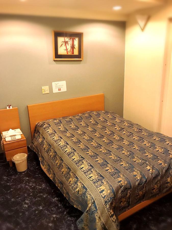 Hotel Maganda (Adults Only) Осака Екстериор снимка